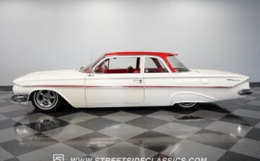 Chevrolet-Bel-Air150210-Berline-1961-White-Red-29269-7