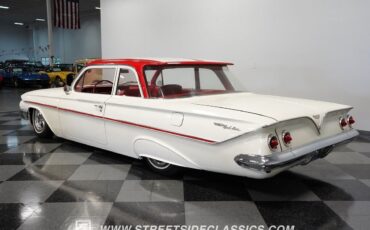 Chevrolet-Bel-Air150210-Berline-1961-White-Red-29269-9