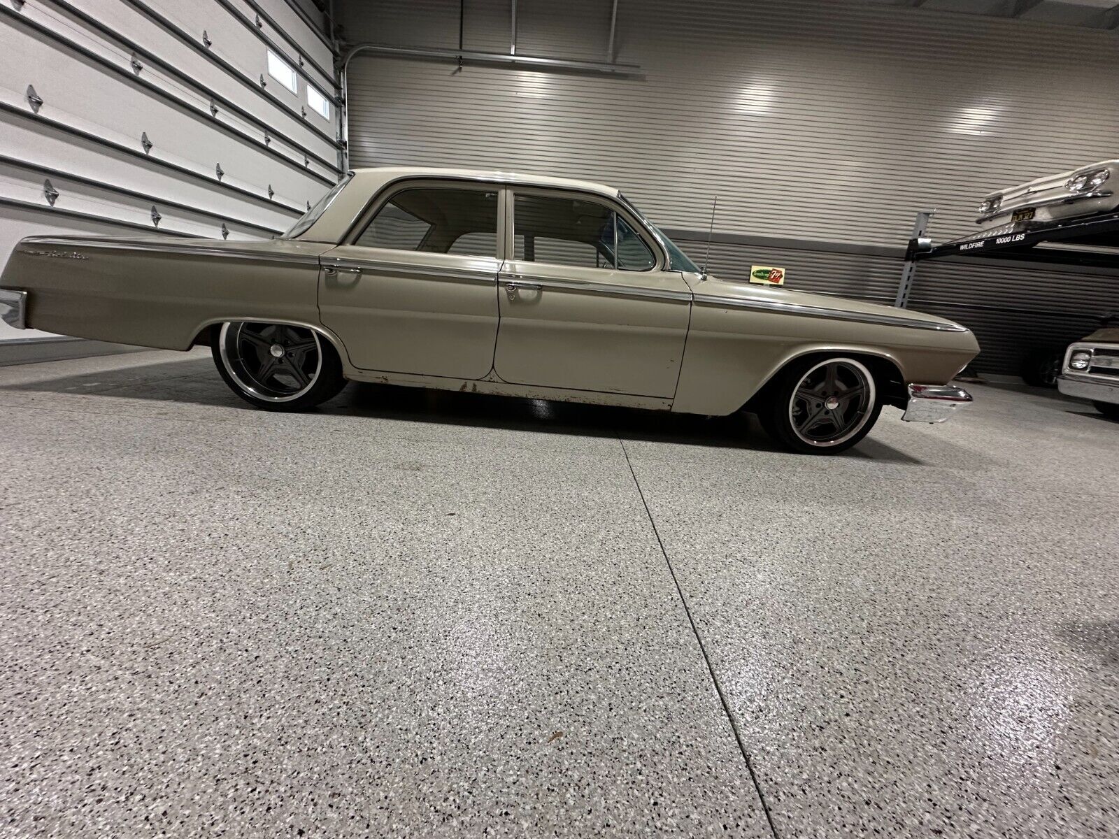 Chevrolet-Bel-Air150210-Berline-1962-Beige-Tan-93342-4