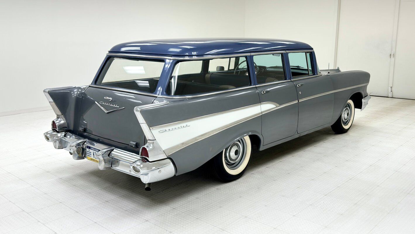 Chevrolet-Bel-Air150210-Break-1957-Gray-Gray-8744-4