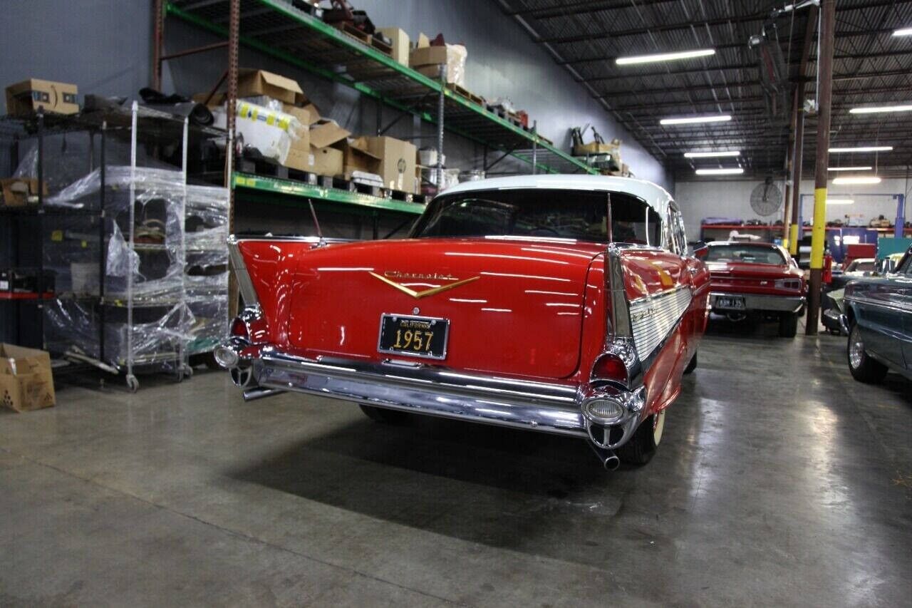 Chevrolet-Bel-Air150210-Coupe-1957-Red-Black-37749-7