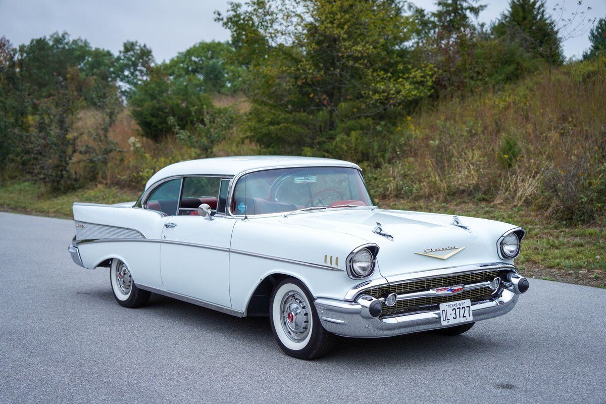 Chevrolet-Bel-Air150210-Coupe-1957-White-Black-1241-1