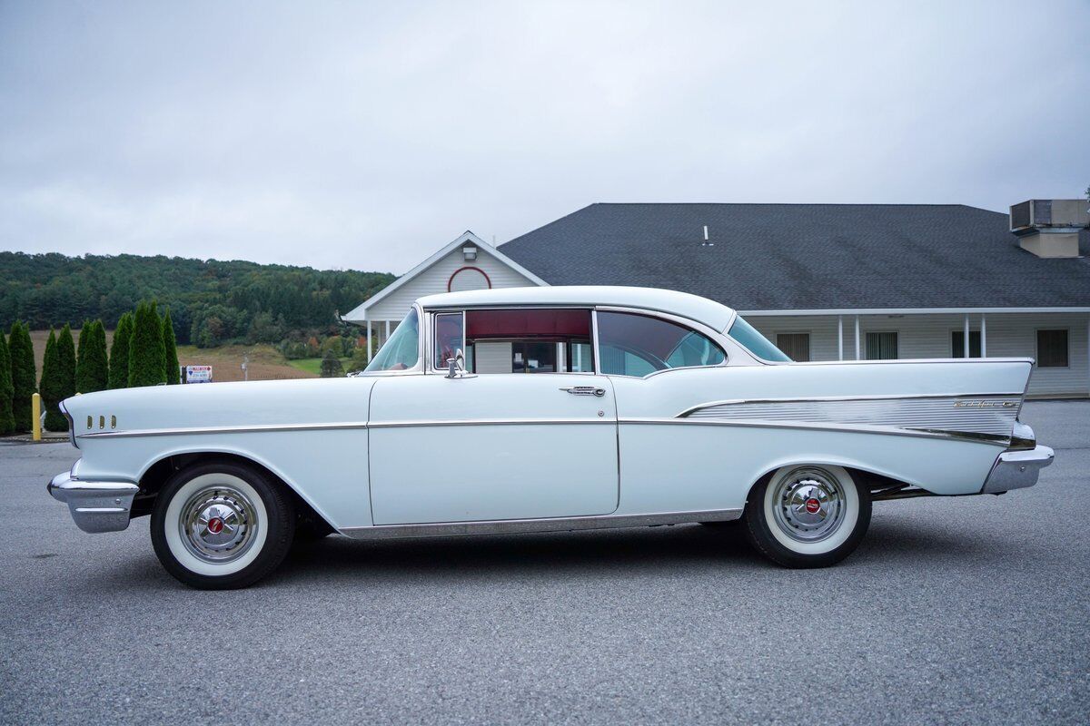 Chevrolet-Bel-Air150210-Coupe-1957-White-Black-1241-17