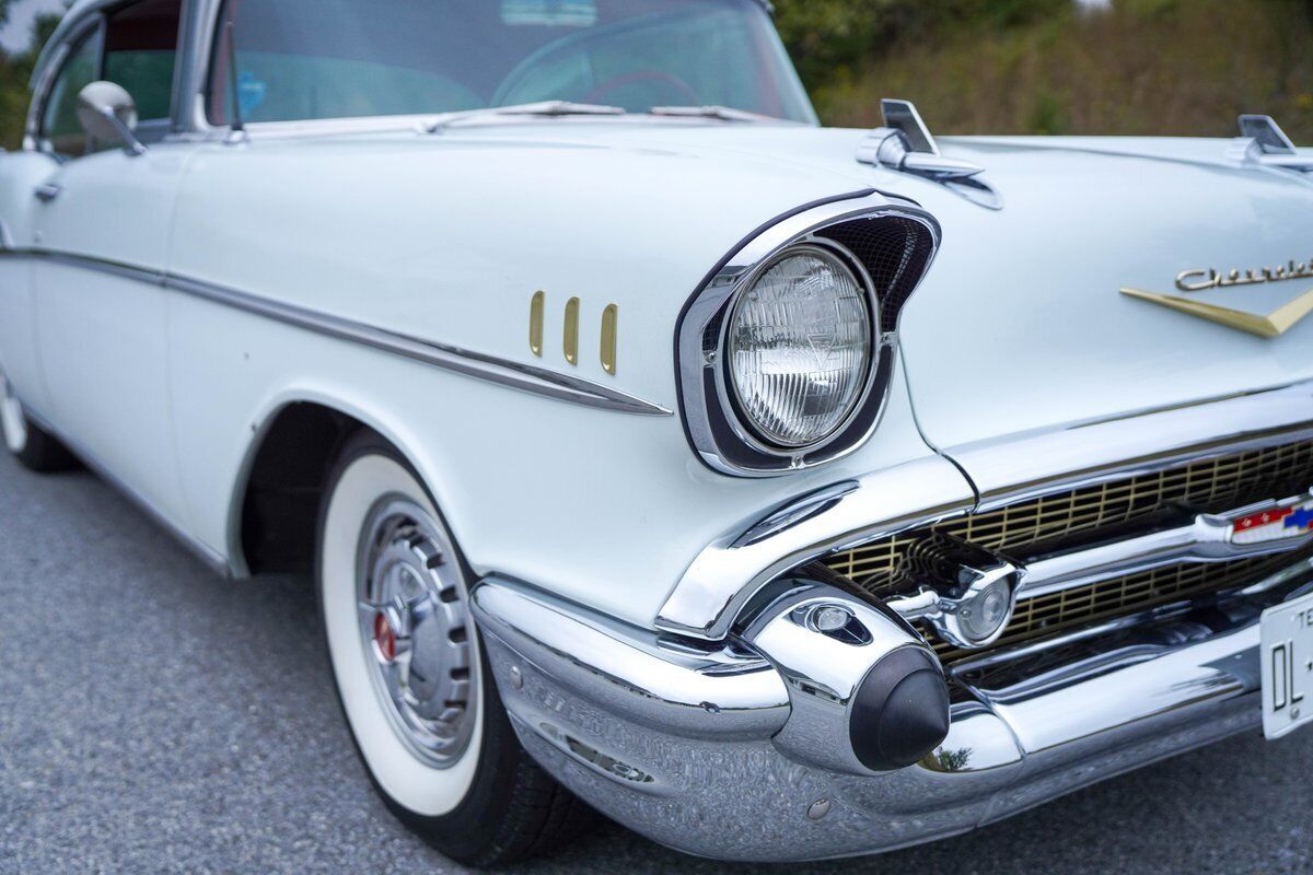 Chevrolet-Bel-Air150210-Coupe-1957-White-Black-1241-27