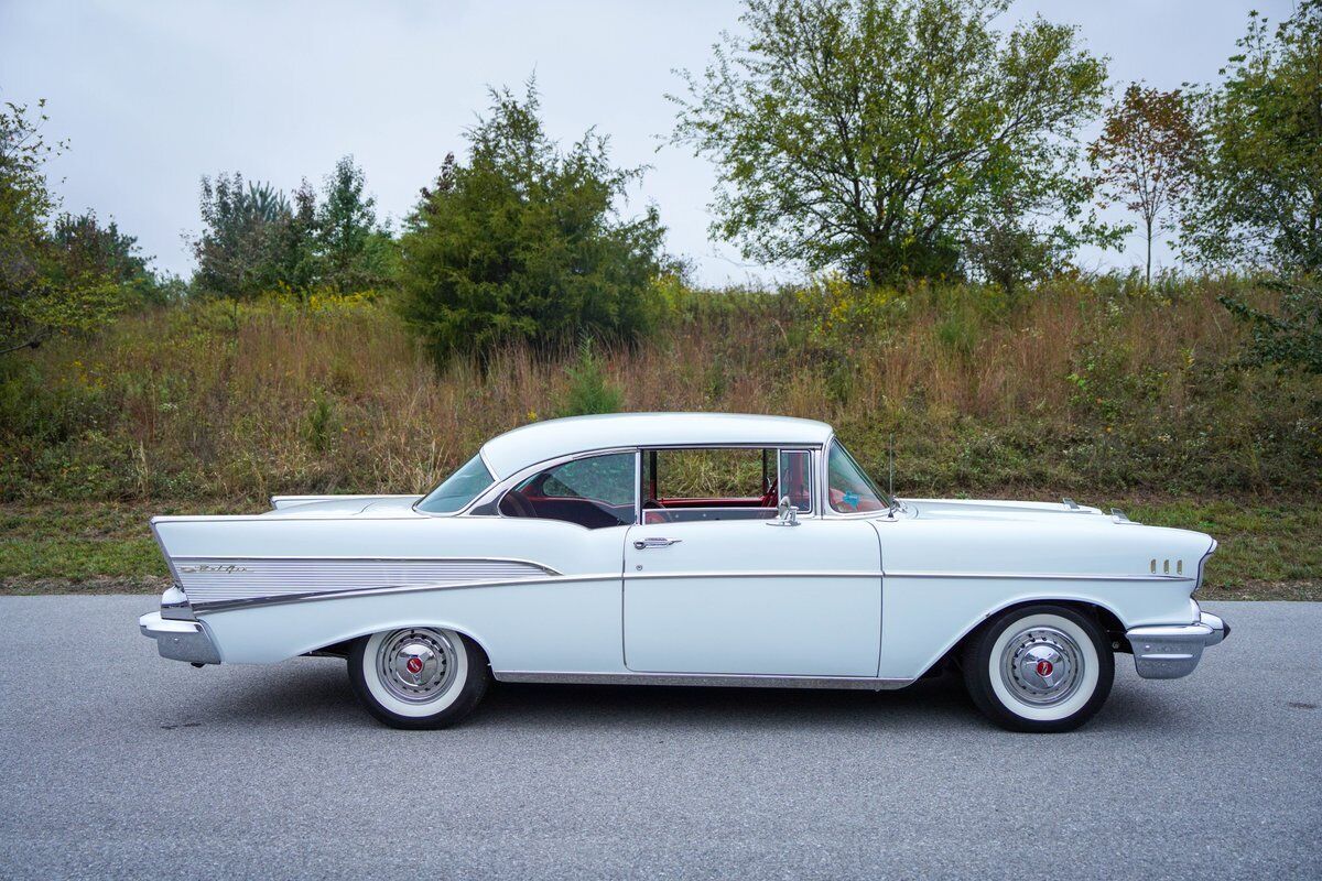 Chevrolet-Bel-Air150210-Coupe-1957-White-Black-1241-5