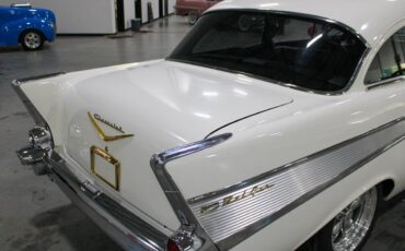 Chevrolet-Bel-Air150210-Coupe-1957-White-Black-135935-10