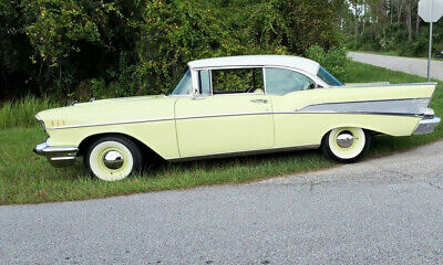 Chevrolet-Bel-Air150210-Coupe-1957-White-Black-155271-2