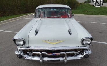 Chevrolet-Bel-Air150210-Coupe-1957-White-Red-88704-9