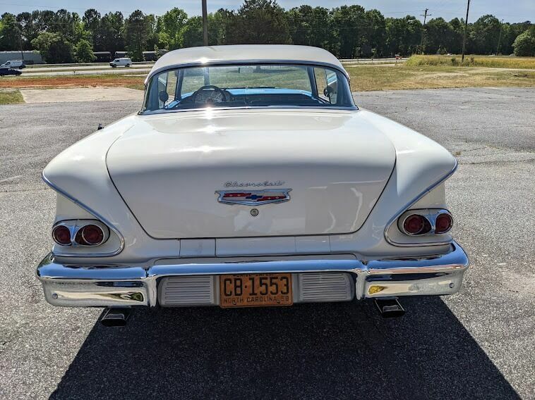 Chevrolet-Bel-Air150210-Coupe-1958-White-Blue-7839-6