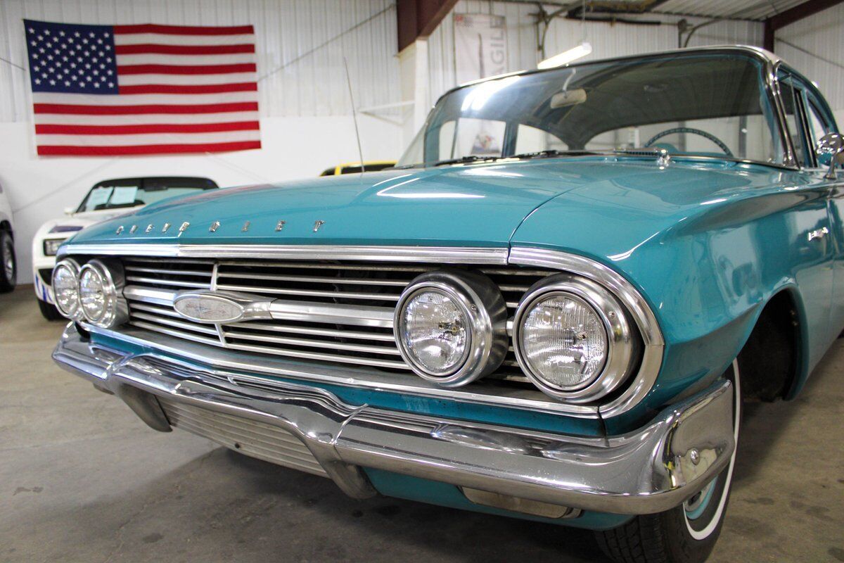 Chevrolet-Bel-Air150210-Coupe-1960-Aqua-White-147575-7