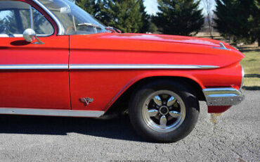 Chevrolet-Bel-Air150210-Coupe-1961-Red-Blue-3219-10