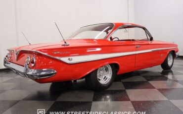 Chevrolet-Bel-Air150210-Coupe-1961-Red-Red-18831-11