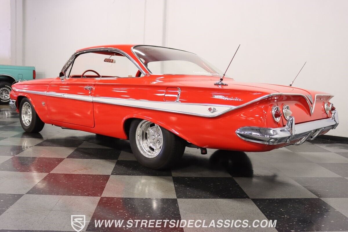 Chevrolet-Bel-Air150210-Coupe-1961-Red-Red-18831-6