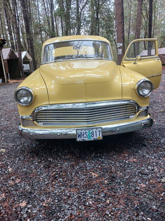 Chevrolet-Belair-1953-yellow-24140-5