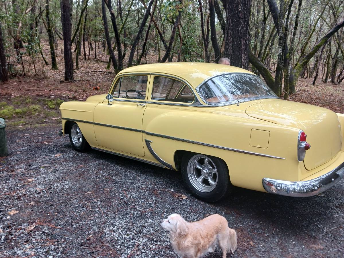 Chevrolet-Belair-1953-yellow-24140