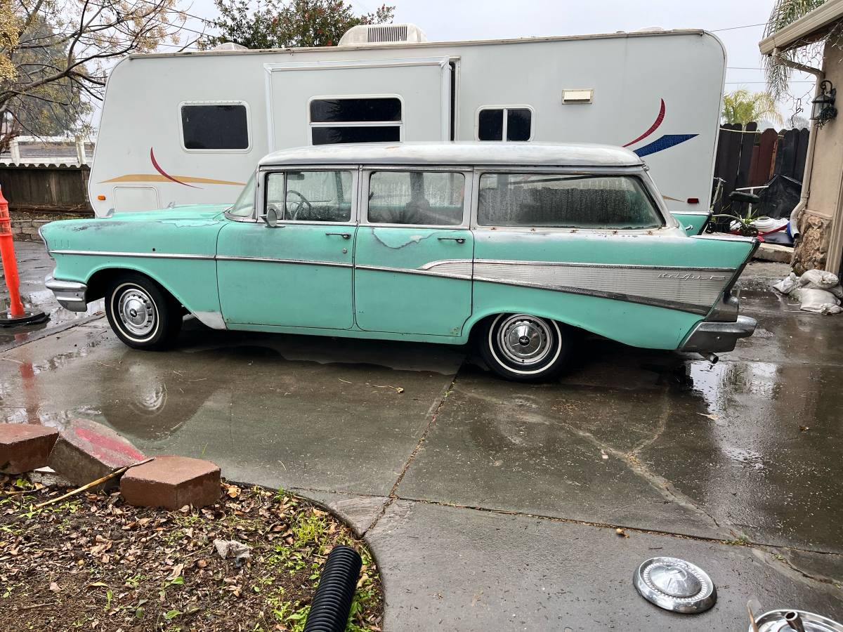 Chevrolet-Belair-1957-green-19867-1