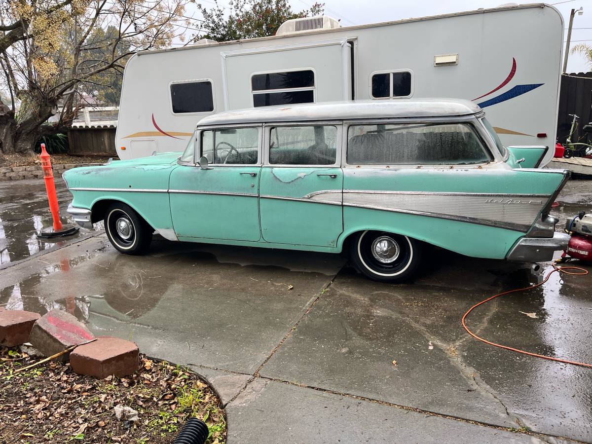 Chevrolet-Belair-1957-green-19867-6