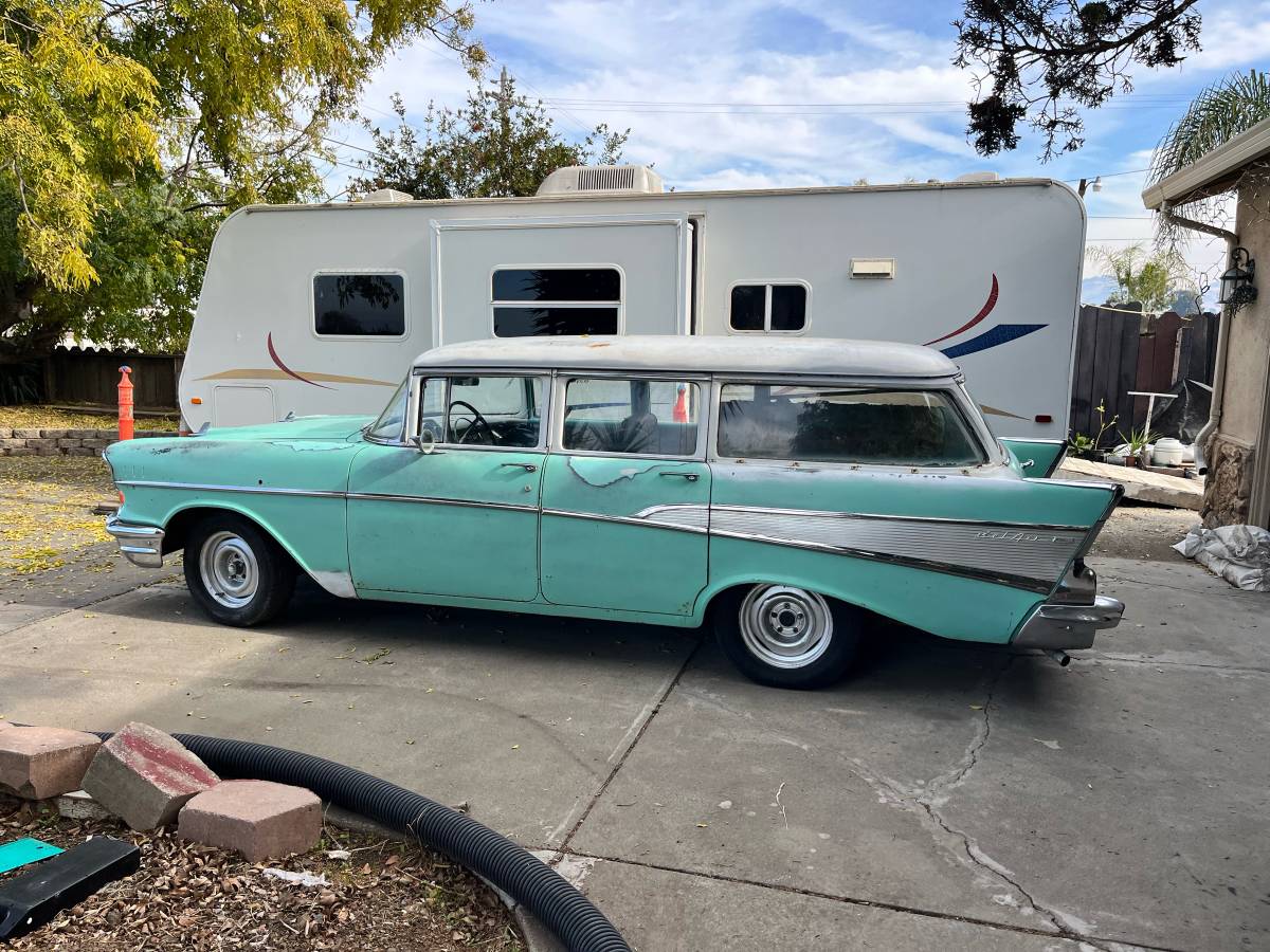 Chevrolet-Belair-1957-green-19867-9