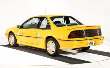 Chevrolet-Beretta-Coupe-1990-Yellow-Gray-79-4