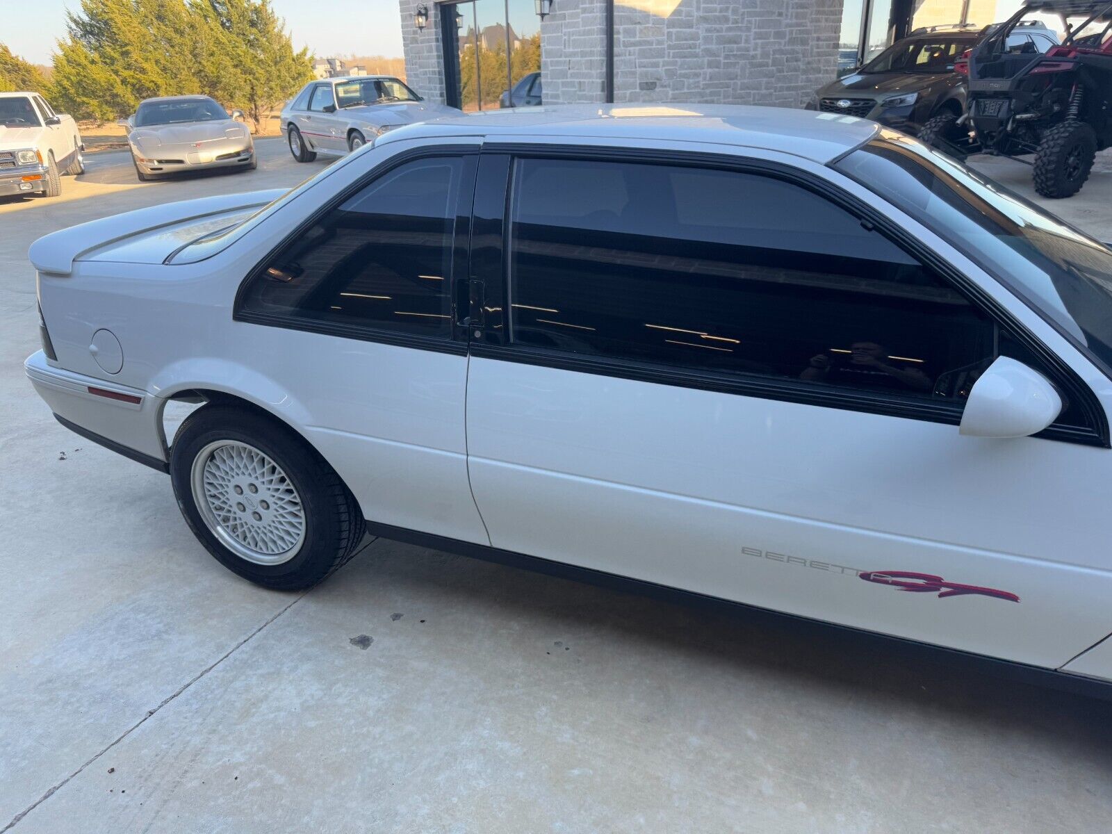 Chevrolet-Beretta-Coupe-1992-White-Red-39912-2