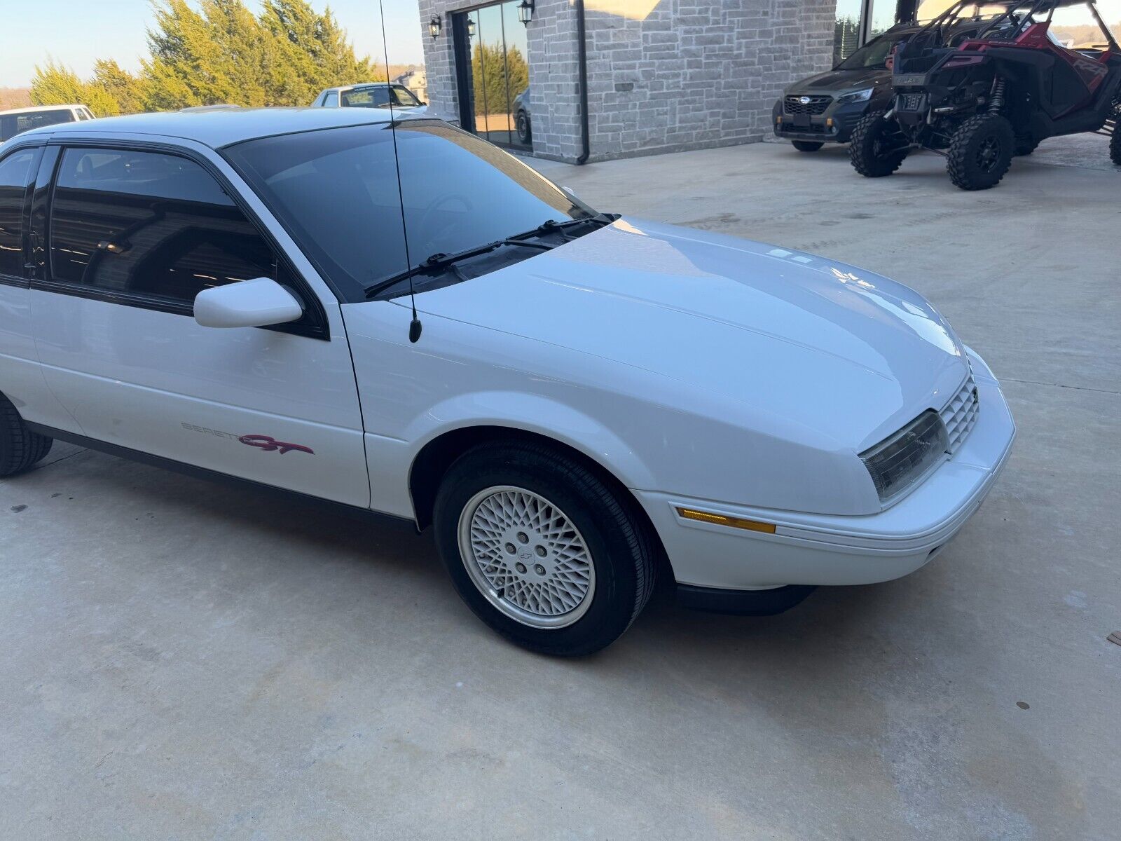 Chevrolet-Beretta-Coupe-1992-White-Red-39912-3