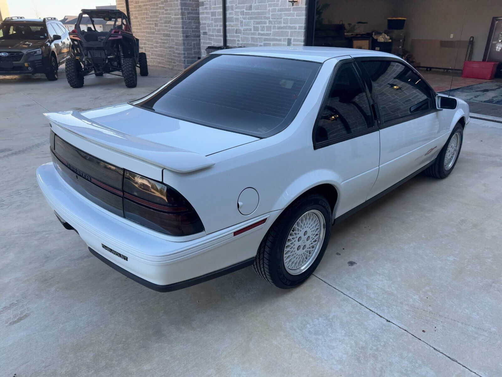 Chevrolet-Beretta-Coupe-1992-White-Red-39912-5