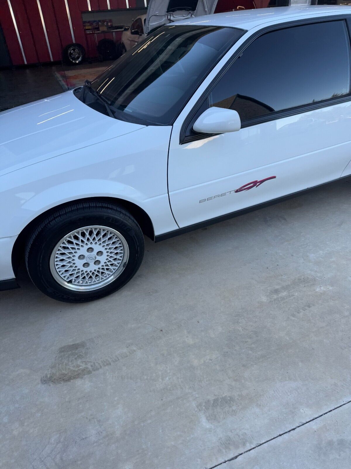 Chevrolet-Beretta-Coupe-1992-White-Red-39912-9