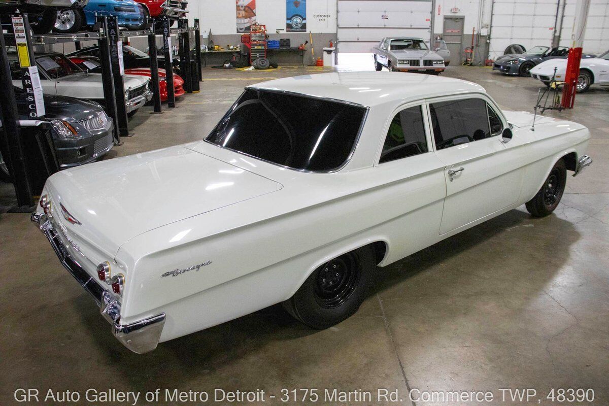 Chevrolet-Biscayne-1962-White-Tan-1608-6