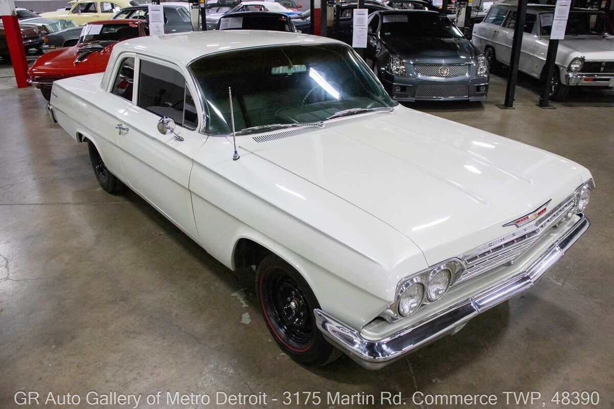 Chevrolet-Biscayne-1962-White-Tan-1608-8