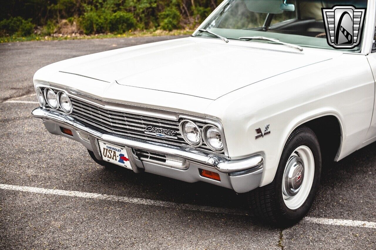 Chevrolet-Biscayne-1966-White-Tan-43803-10