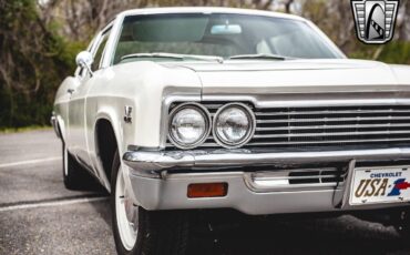 Chevrolet-Biscayne-1966-White-Tan-43803-11