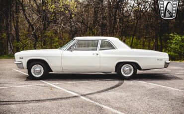 Chevrolet-Biscayne-1966-White-Tan-43803-3