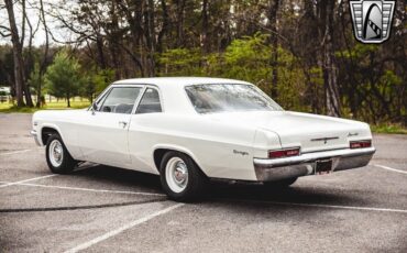 Chevrolet-Biscayne-1966-White-Tan-43803-4