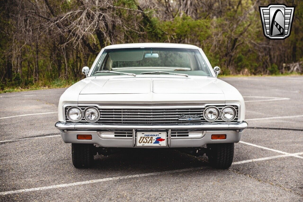 Chevrolet-Biscayne-1966-White-Tan-43803-9