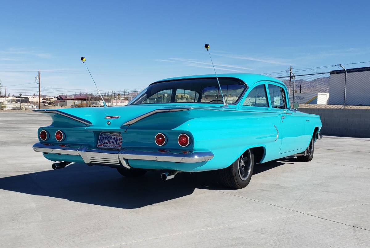 Chevrolet-Biscayne-2-dr-sedan-1960-custom-54718-11