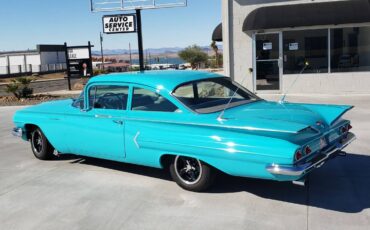 Chevrolet-Biscayne-2-dr-sedan-1960-custom-54718-18