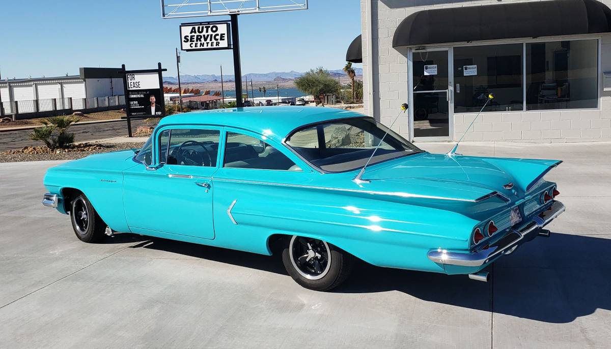 Chevrolet-Biscayne-2-dr-sedan-1960-custom-54718-18