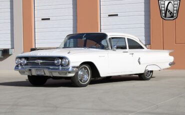 Chevrolet-Biscayne-Berline-1960-White-Blue-67290-2