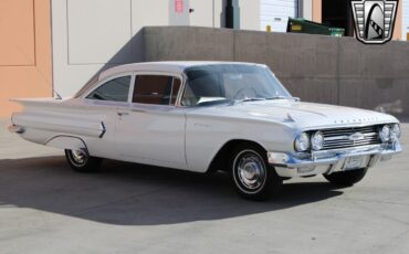 Chevrolet-Biscayne-Berline-1960-White-Blue-67290-6