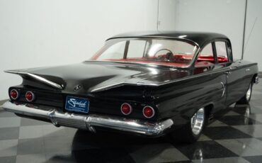 Chevrolet-Biscayne-Coupe-1960-Black-Red-145441-10