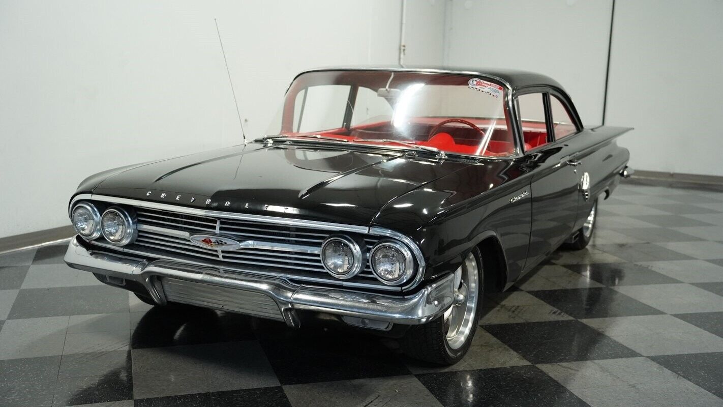 Chevrolet-Biscayne-Coupe-1960-Black-Red-145441-16