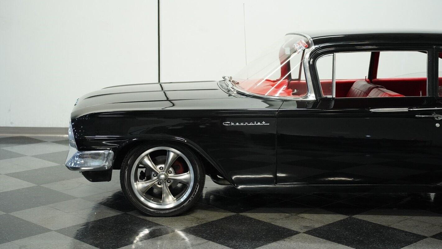 Chevrolet-Biscayne-Coupe-1960-Black-Red-145441-21