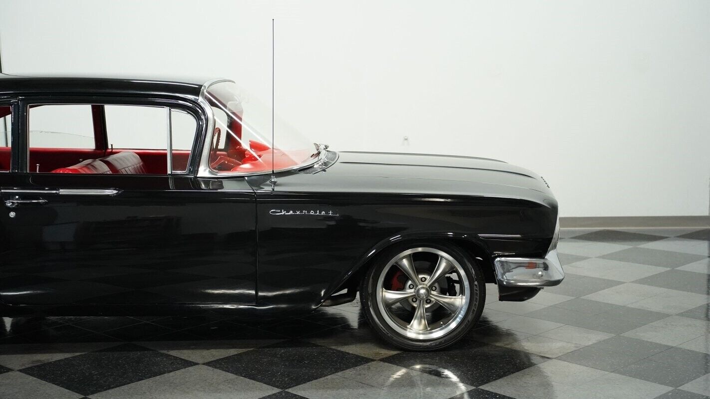 Chevrolet-Biscayne-Coupe-1960-Black-Red-145441-27