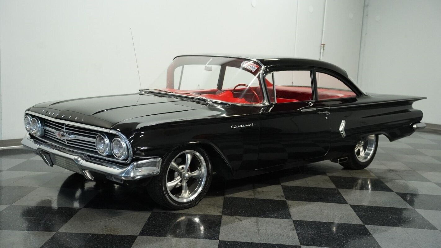 Chevrolet-Biscayne-Coupe-1960-Black-Red-145441-6