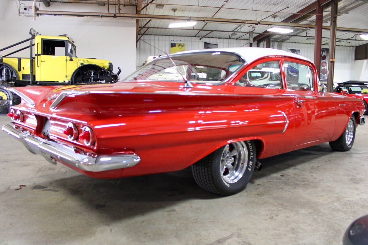 Chevrolet-Biscayne-Coupe-1960-Red-Red-17700-5