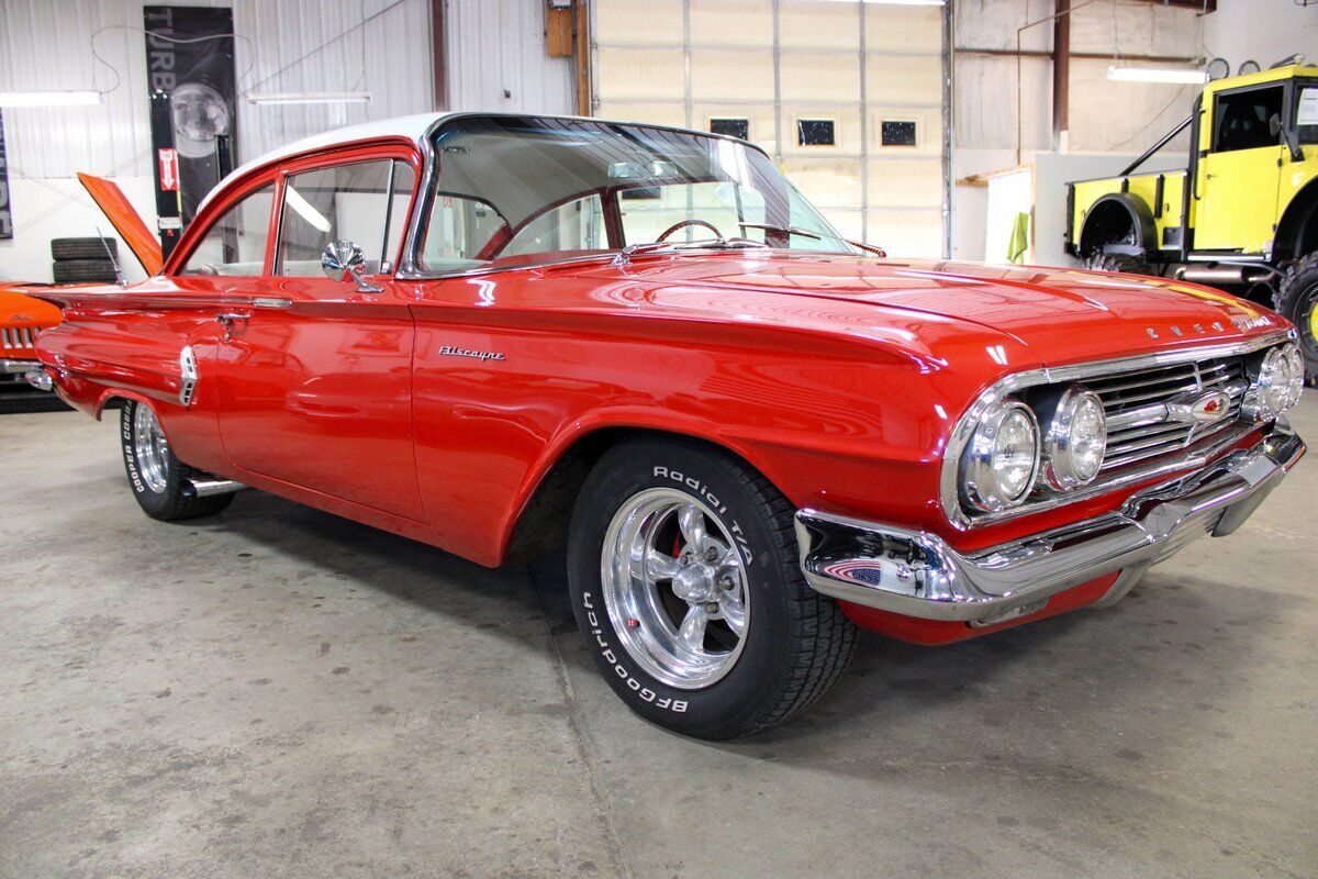 Chevrolet-Biscayne-Coupe-1960-Red-Red-17700-6