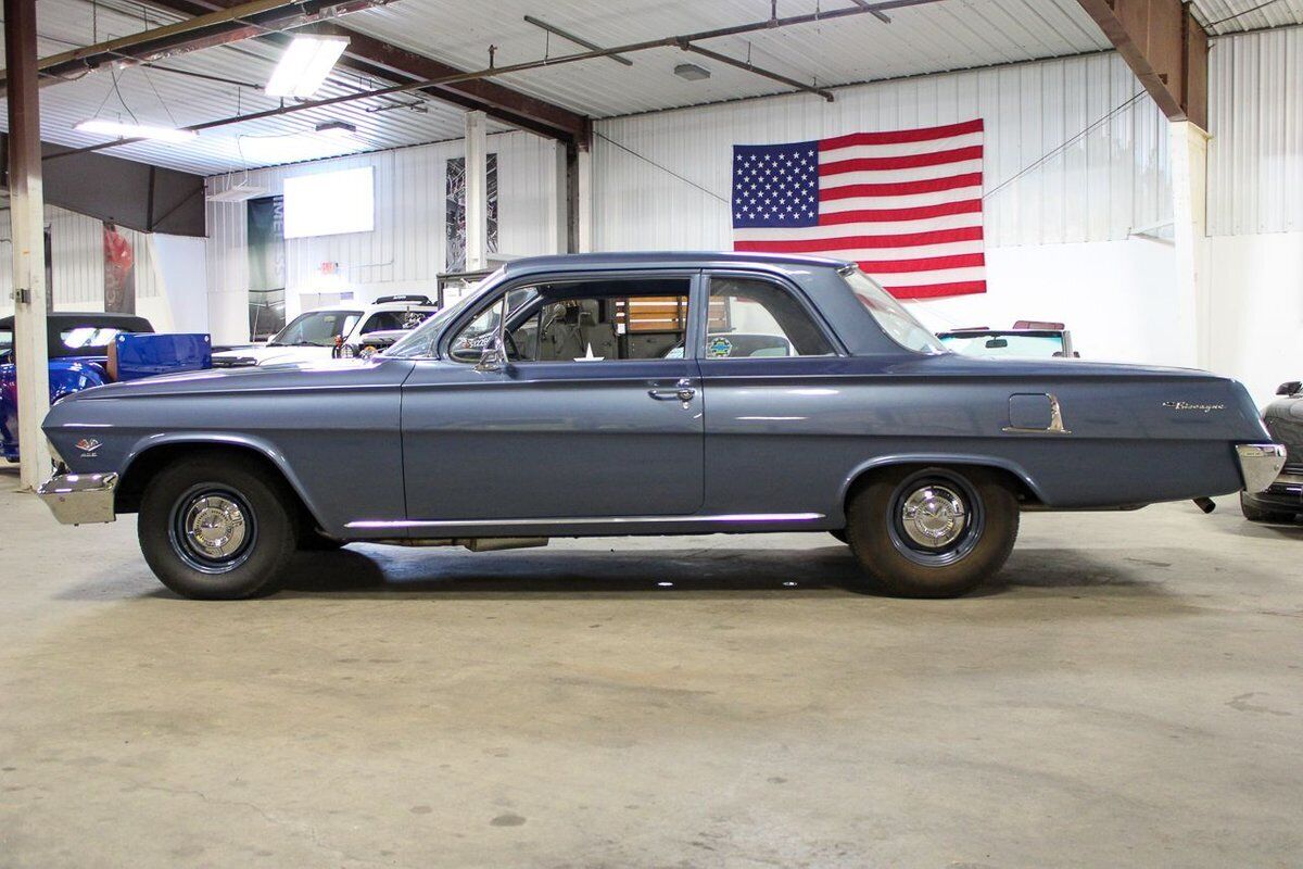 Chevrolet-Biscayne-Coupe-1962-Blue-Blue-2-1