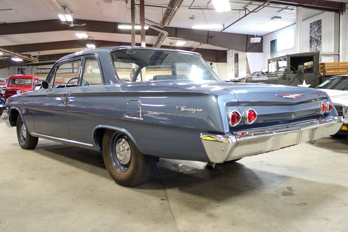 Chevrolet-Biscayne-Coupe-1962-Blue-Blue-2-2