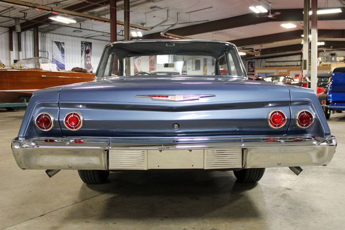 Chevrolet-Biscayne-Coupe-1962-Blue-Blue-2-3