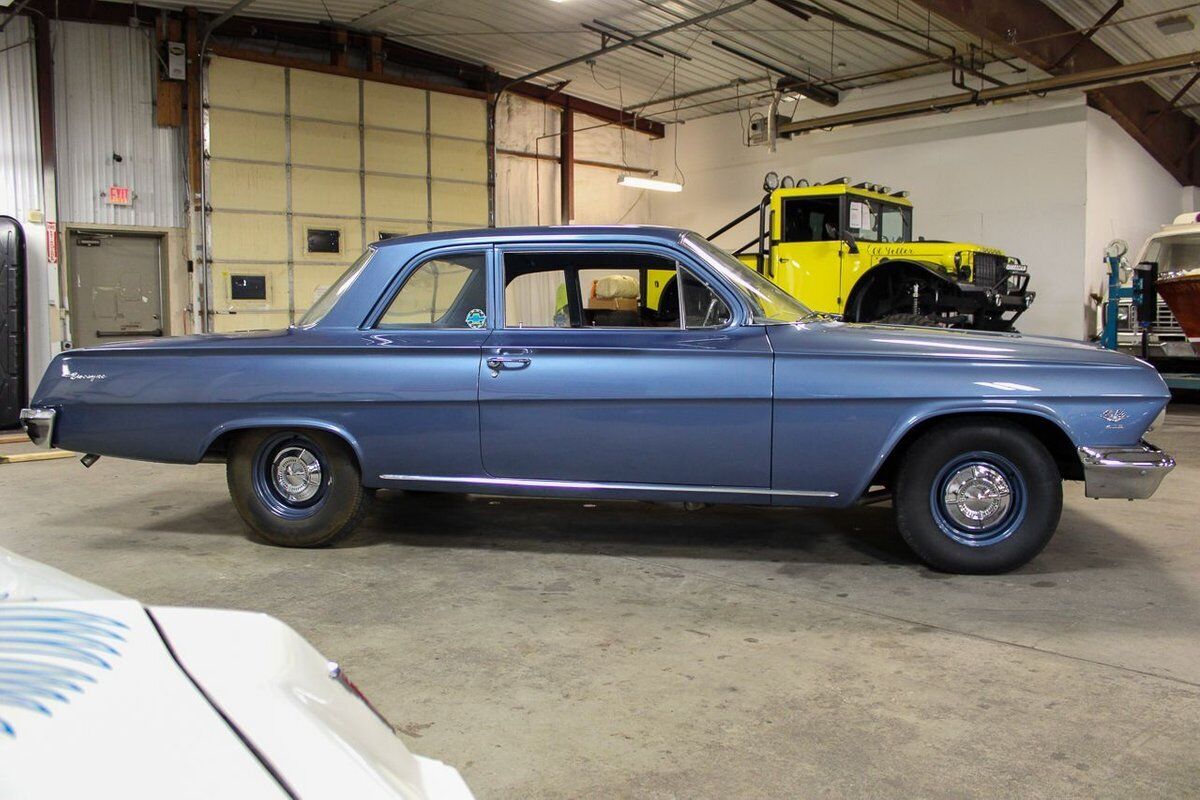 Chevrolet-Biscayne-Coupe-1962-Blue-Blue-2-5